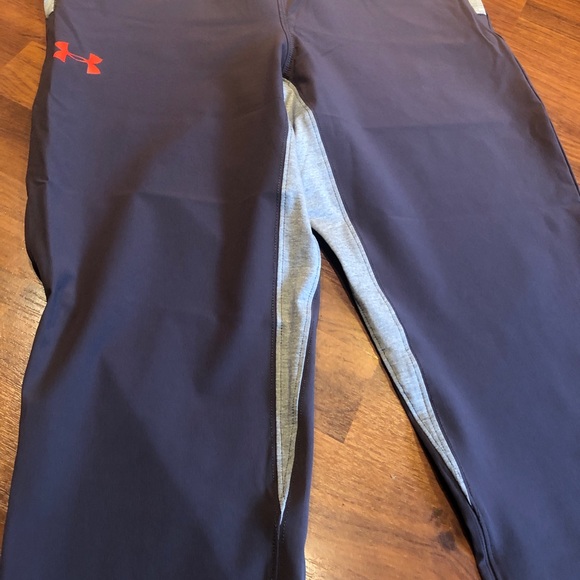 Under Armor Youth XLarge Jogger Pants. Grey. Great condition. - Picture 5 of 9